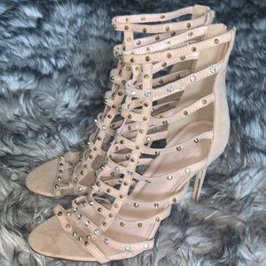 Beige dressy heels 💕